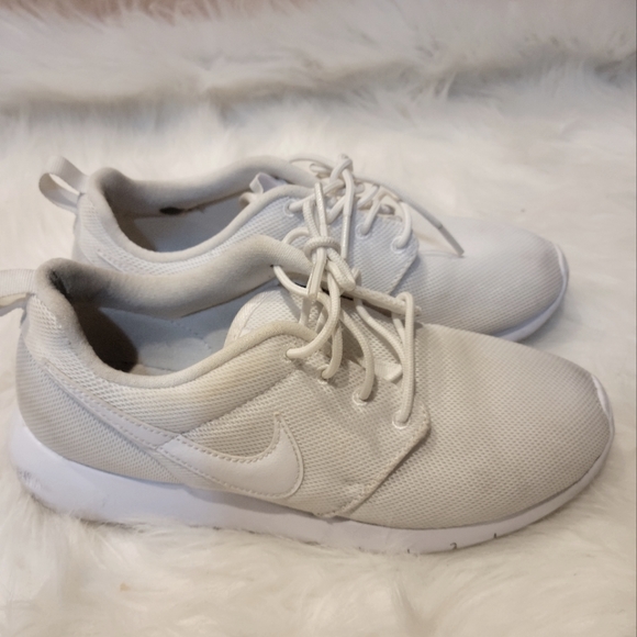 Womens nike Roche (authentic) - Picture 2 of 4